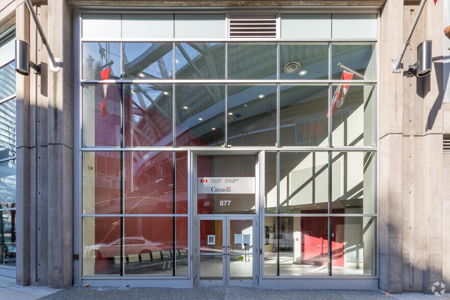 95 Smithe St, Vancouver, BC for lease - Building Photo - Image 2 of 5