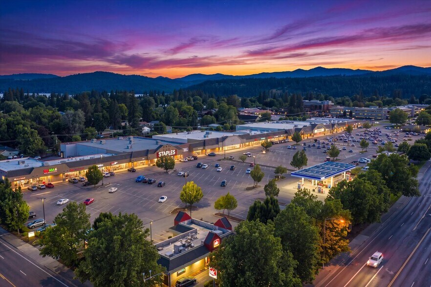 204-226 W Ironwood Dr, Coeur d'Alene, ID à louer - Photo du bâtiment - Image 1 de 11