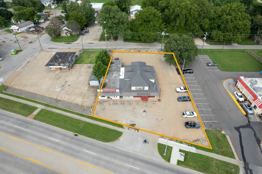 1834 NW Topeka Blvd, Topeka, KS à vendre - Aérien - Image 2 de 39