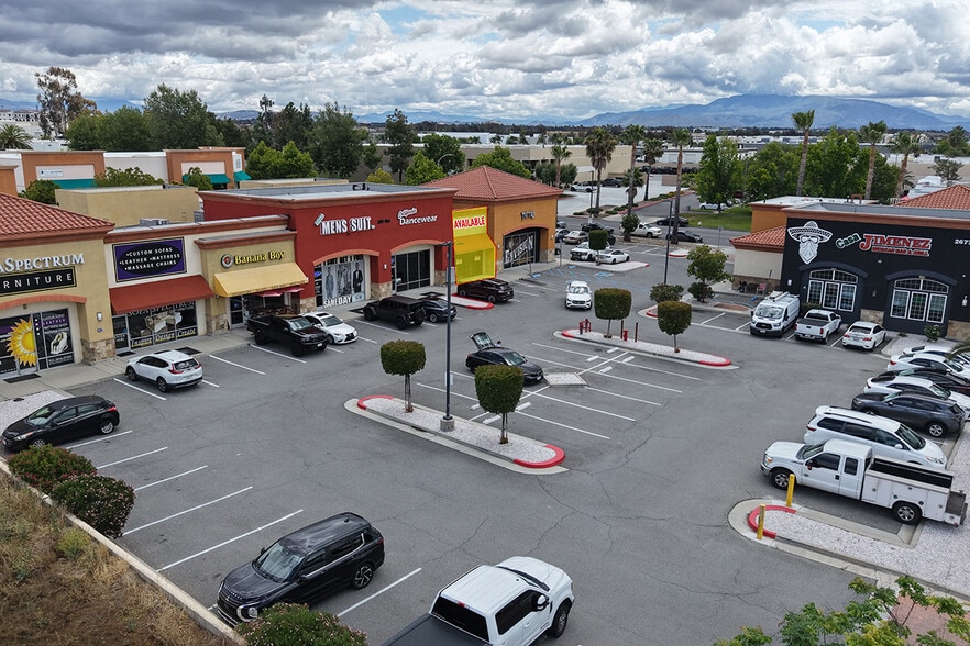 26760 Jefferson Ave, Murrieta, CA à louer - Photo du bâtiment - Image 2 de 10