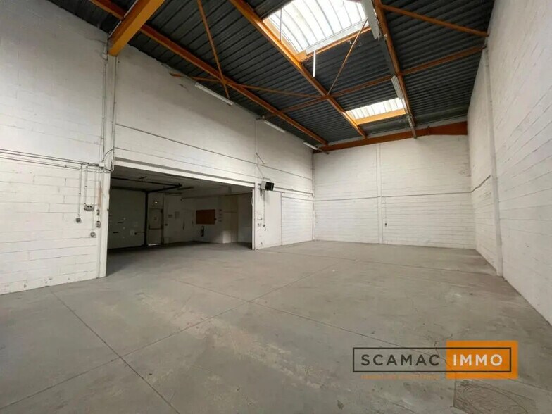 Bureau dans Wissous à louer - Photo du bâtiment - Image 3 de 12