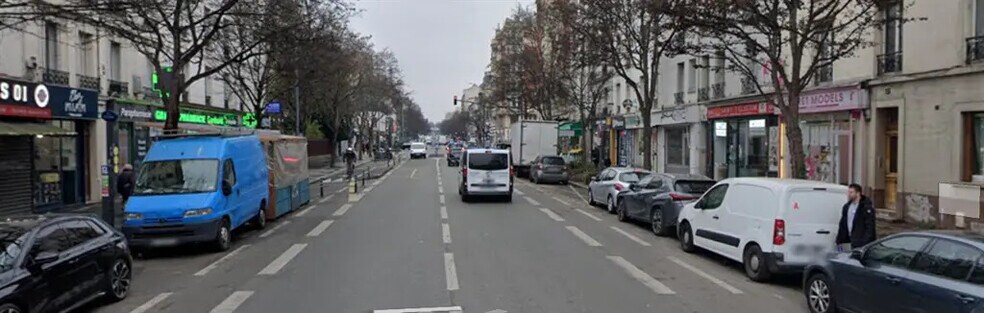 Retail in Saint-Ouen-sur-Seine for lease - Building Photo - Image 1 of 3