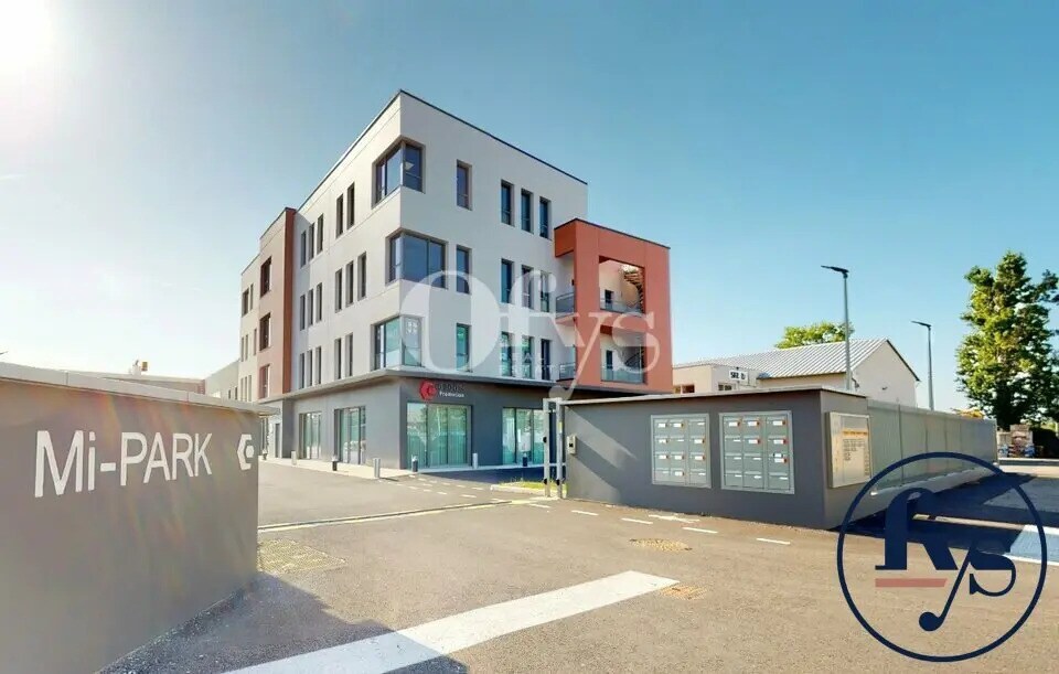 Office in Chassieu for sale Building Photo- Image 1 of 12