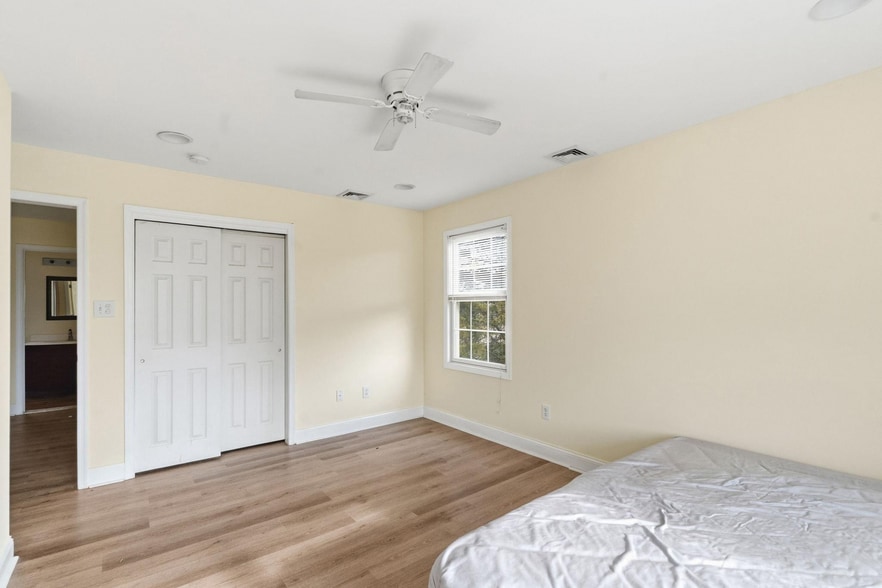 2090 Blue Bell Rd, Williamstown, NJ for sale - Interior Photo - Image 3 of 75