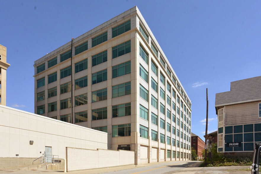 546 S Meridian St, Indianapolis, IN à louer - Photo du bâtiment - Image 3 de 6