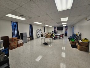 1320 Ohio St, Waynesboro, VA for lease Interior Photo- Image 1 of 9