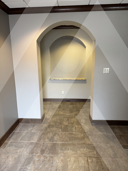 12234 Shadow Creek Pkwy, Pearland, TX for lease - Building Photo - Image 3 of 8