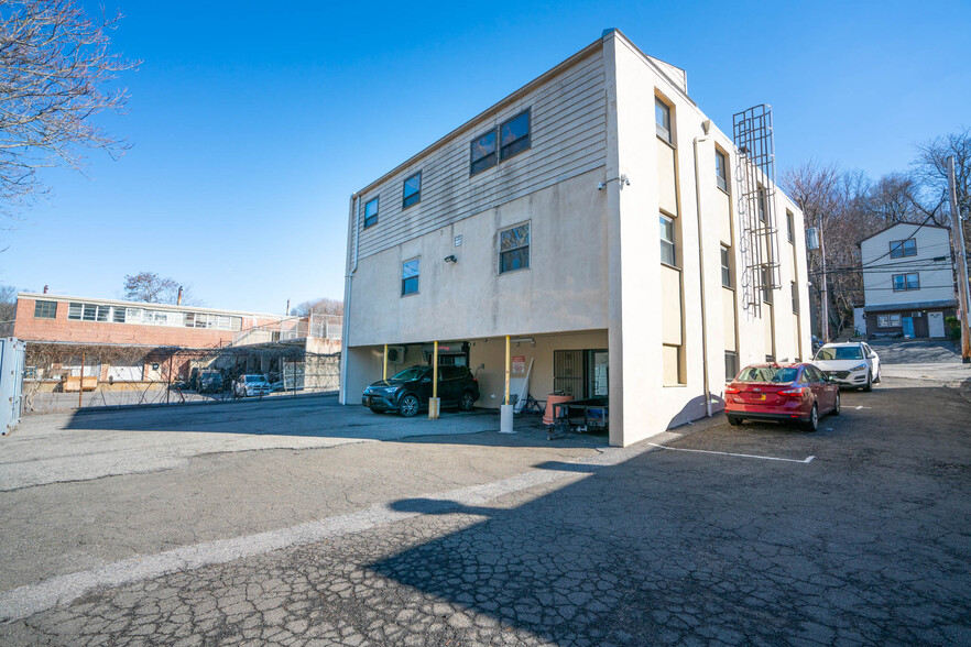 99 Lafayette Ave, White Plains, NY for sale - Building Photo - Image 3 of 54