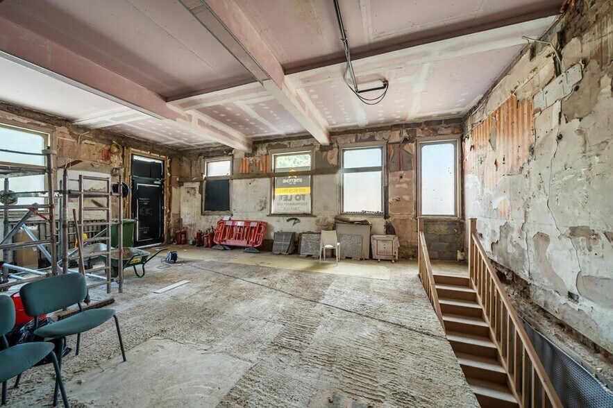 299 Manchester Rd, Londres à louer - Photo du bâtiment - Image 2 de 17