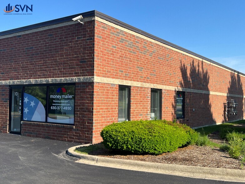 707 Colomba Ct, St Charles, IL à louer - Photo du bâtiment - Image 2 de 7