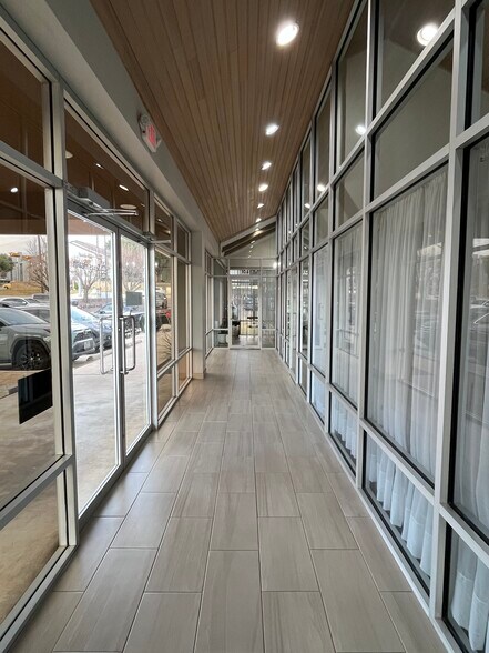 114 Sproles Dr, Benbrook, TX à vendre - Photo du bâtiment - Image 2 de 9