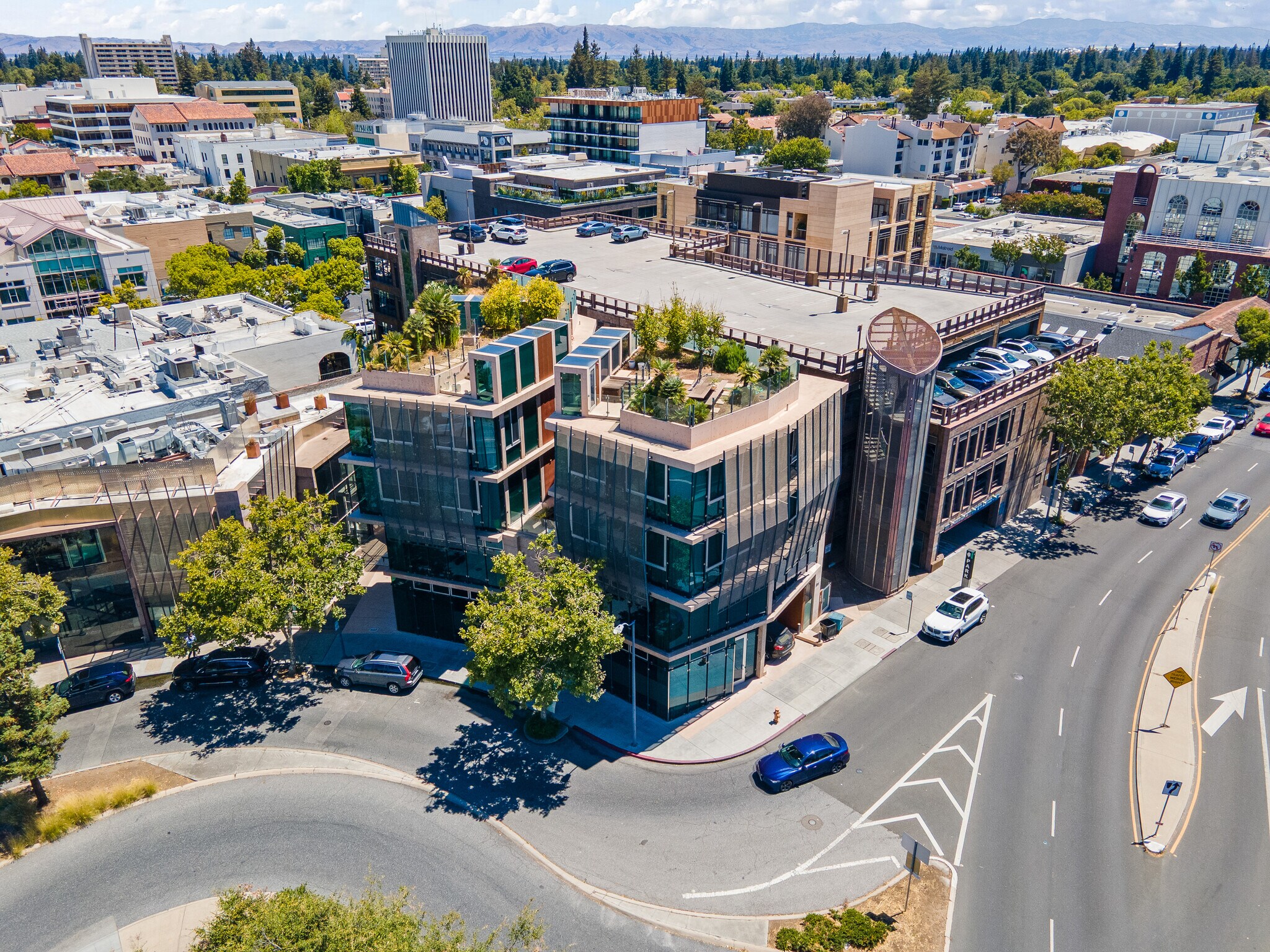 BEST OF CLASS DOWNTOWN PALO ALTO portefeuille de 2 propriétés à vendre sur LoopNet.ca Photo principale- Image 1 de 34