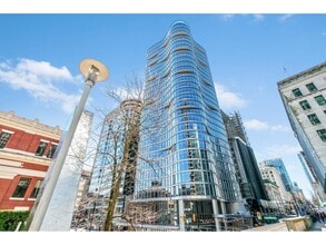 320 Granville St, Vancouver, BC for lease Building Photo- Image 2 of 9