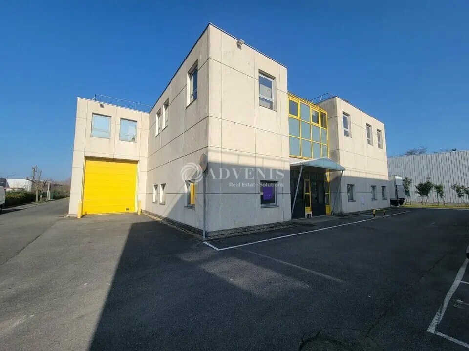 Flex in Villeneuve-la-Garenne for lease Building Photo- Image 1 of 12