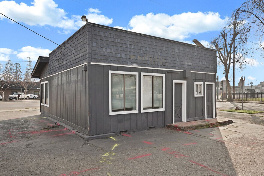 1 N Cherokee Ln & 543 E Pine St, Lodi, CA à vendre - Photo du bâtiment - Image 3 de 15