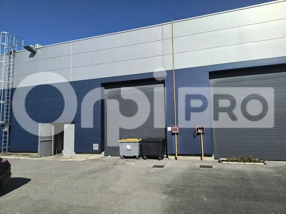 Retail in Reims for lease Building Photo- Image 1 of 5