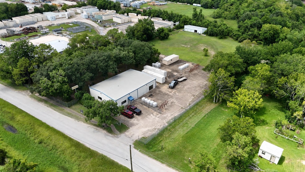 3319 Industrial Dr, Pearland, TX for sale - Aerial - Image 3 of 4