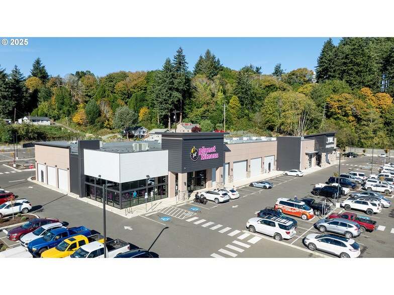 1236 Teakwood Ave, Coos Bay, OR à vendre - Photo du bâtiment - Image 2 de 45