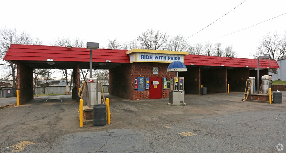 1211 W Front St, Statesville, NC for sale - Building Photo - Image 1 of 6