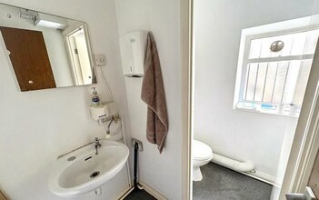 75-77 Lee Ln, Bolton à louer Photo intérieure- Image 2 de 8