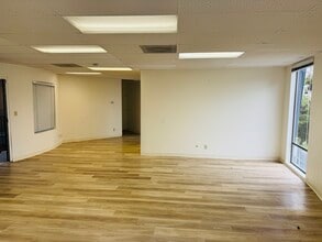 7484 University Ave, La Mesa, CA à louer Photo du bâtiment- Image 1 de 5