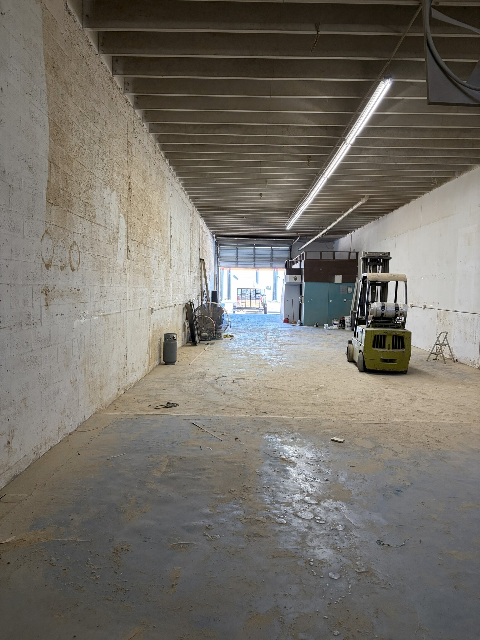 2649 S Park Rd, Hallandale, FL for lease Interior Photo- Image 1 of 2