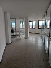 Office in Las Palmas de Gran Canaria, Las Palmas for lease Interior Photo- Image 2 of 7