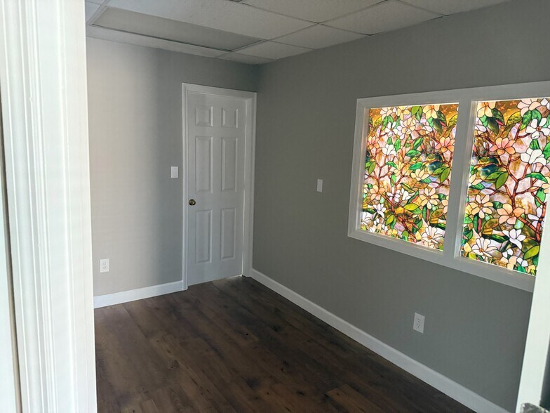 2307 W Andrew Johnson Hwy, Morristown, TN à louer - Photo du bâtiment - Image 2 de 11