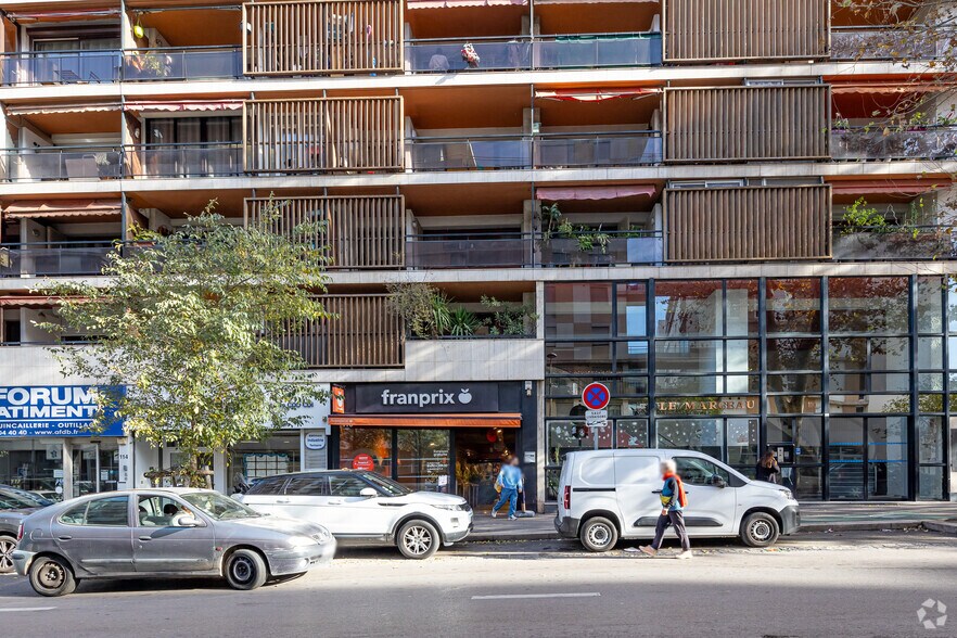 Office in Marseille for lease - Building Photo - Image 2 of 15