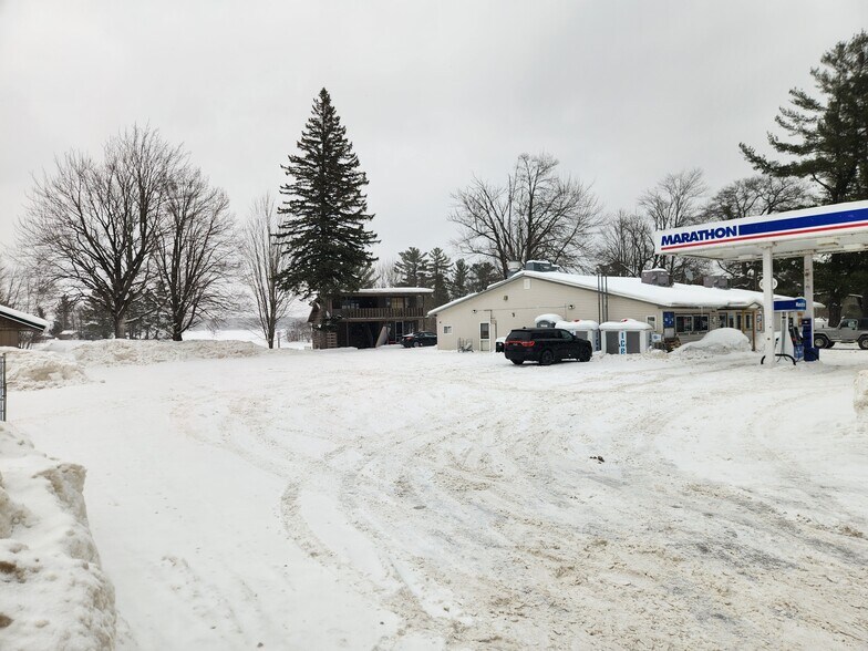 7417 County Road 612 NE, Kalkaska, MI à vendre - Photo du bâtiment - Image 2 de 12