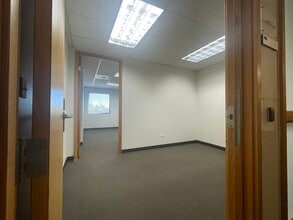 1805 S Bellaire St, Denver, CO à louer Photo intérieure- Image 2 de 5