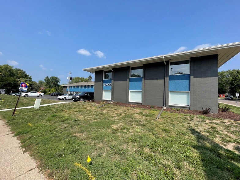 8700 W 36th St, Saint Louis Park, MN à louer - Photo du bâtiment - Image 2 de 19