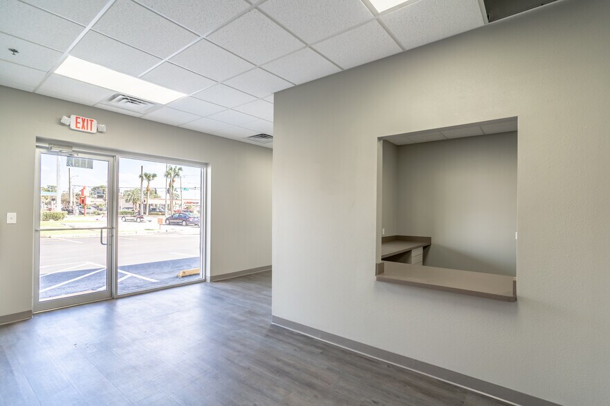 2688 S Orlando Dr, Sanford, FL à louer - Photo intérieure - Image 2 de 12