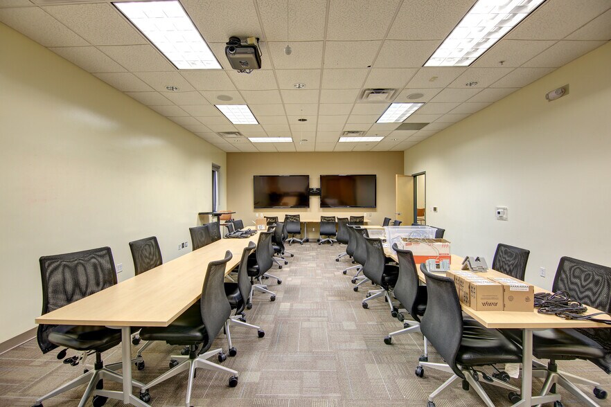 1310 19th Ave NW, Clinton, IA à vendre - Photo intérieure - Image 2 de 15