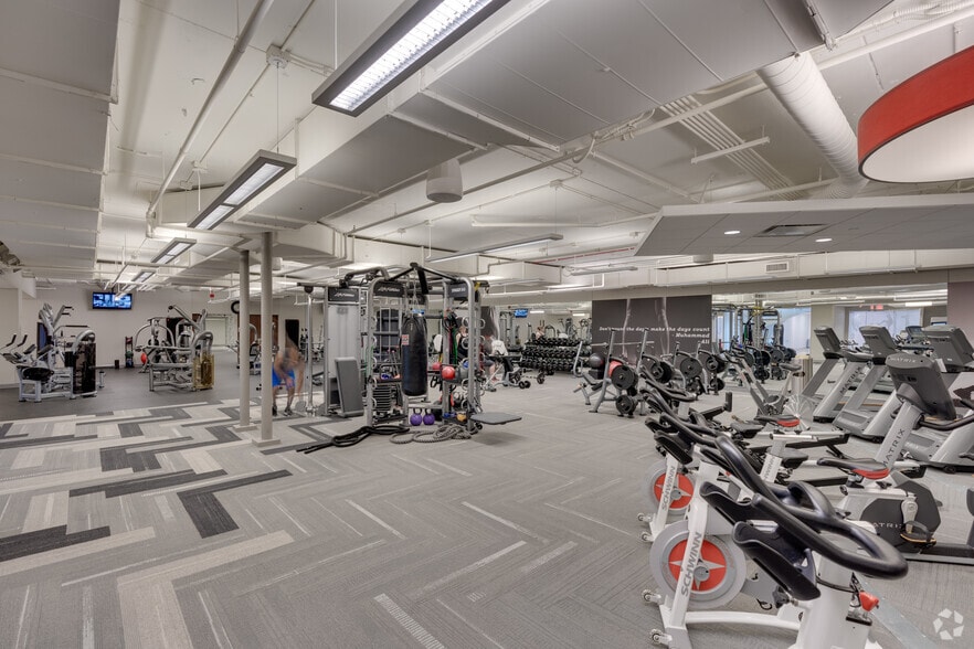 1701 Golf Rd, Rolling Meadows, IL for lease - Interior Photo - Image 2 of 38