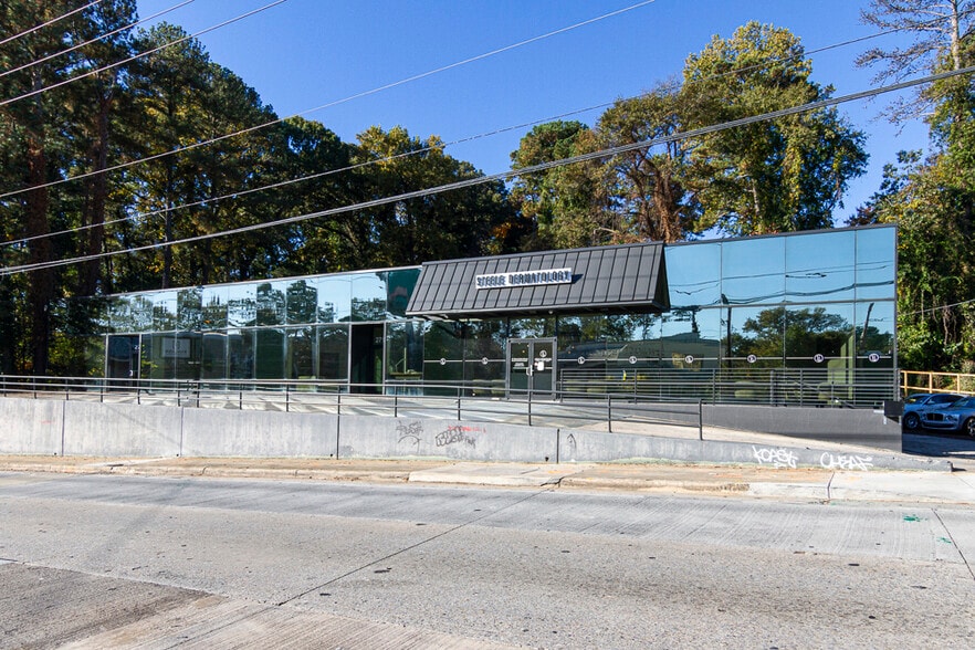 2716 Piedmont Rd NE, Atlanta, GA for lease - Primary Photo - Image 1 of 2