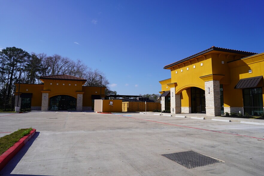 19451 Hightower Ln, Humble, TX à louer - Photo du bâtiment - Image 3 de 7