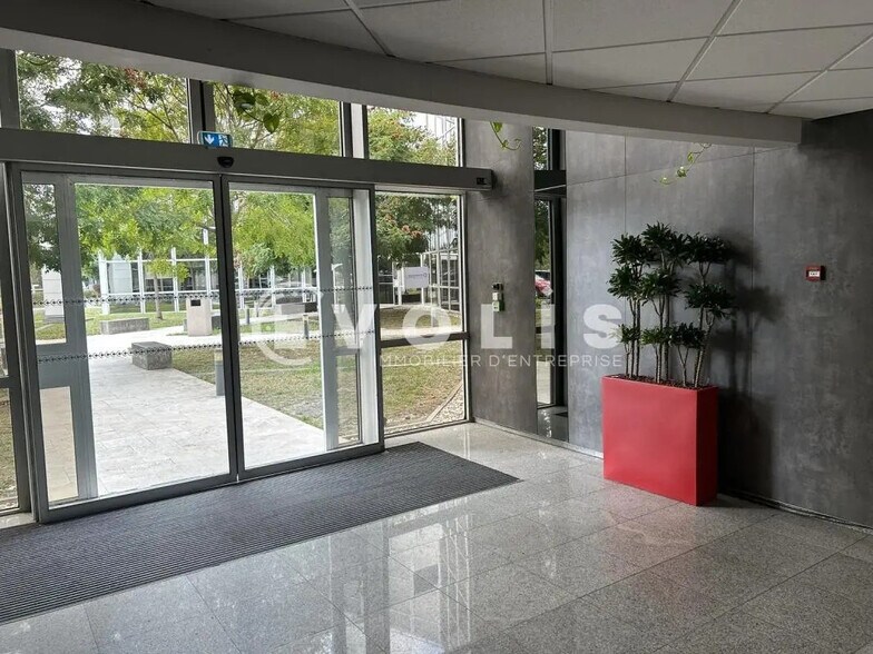 21 Avenue De Canteranne, Pessac for lease - Building Photo - Image 3 of 19