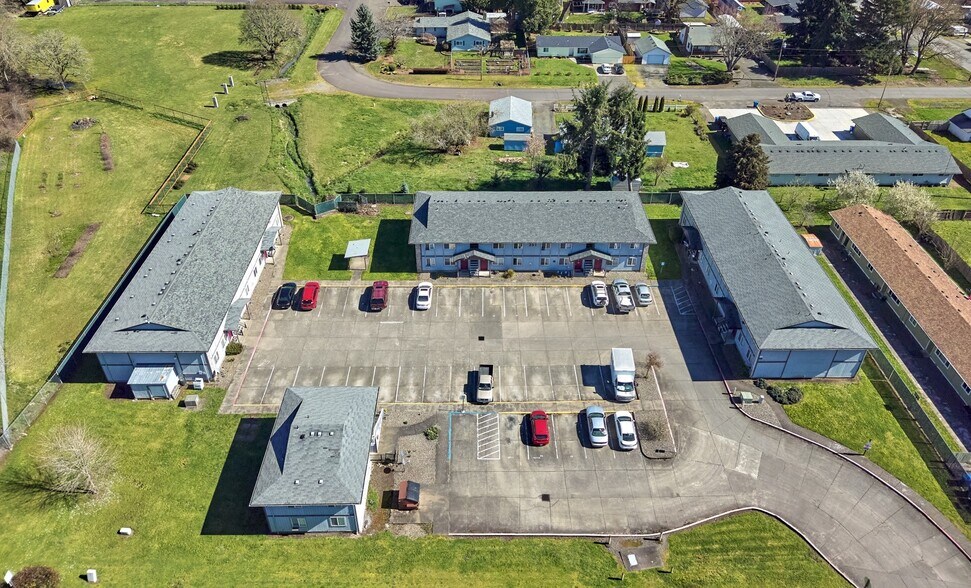 351 Main St, Jefferson, OR à vendre - Photo du bâtiment - Image 2 de 15