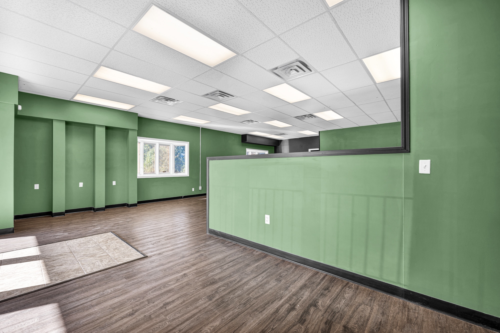 4601 N University St, Peoria, IL for lease Interior Photo- Image 1 of 32