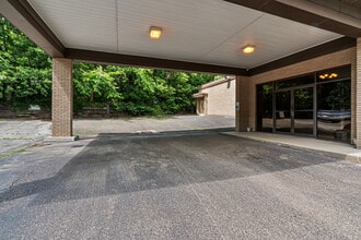1650 Broadway Ave, McKees Rocks, PA for lease Interior Photo- Image 2 of 10