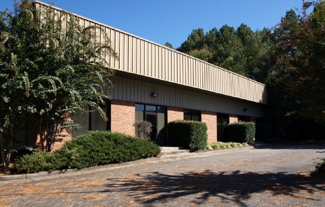 8181 Industrial Pl, Alpharetta, GA for lease - Building Photo - Image 2 of 6