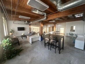 131 W Seeboth St, Milwaukee, WI for lease Interior Photo- Image 2 of 8