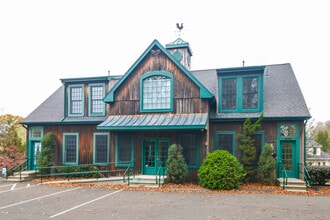 2614 Boston Post Rd, Guilford, CT for lease Building Photo- Image 2 of 3