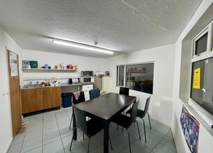 22 Belle Vue Pl, Southend On Sea for lease Interior Photo- Image 2 of 5