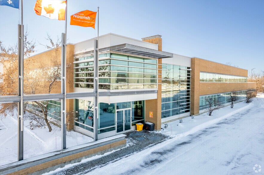 1600 Rue Montgolfier, Laval, QC à louer - Photo principale - Image 1 de 3