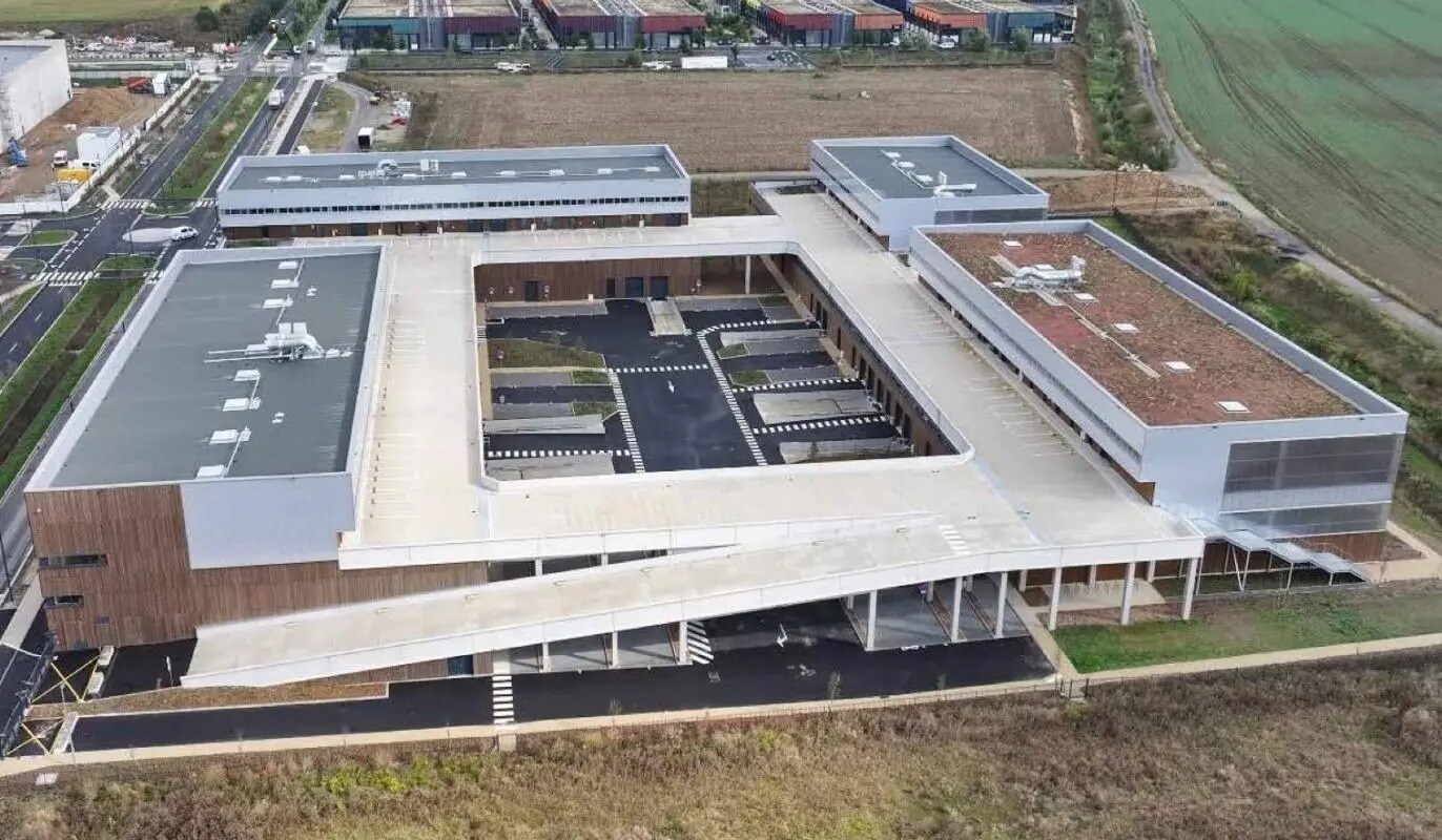 Flex dans Tremblay-en-France à louer Photo du bâtiment- Image 1 de 5