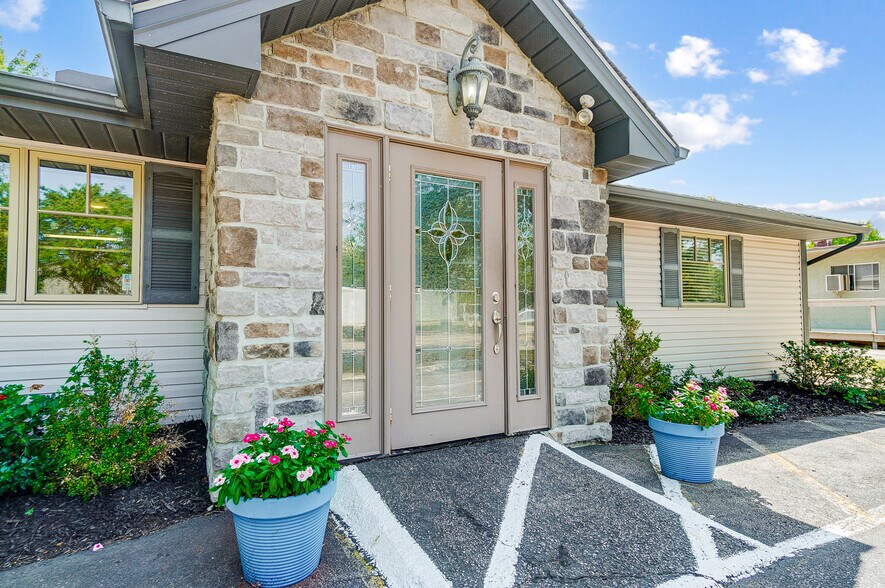 4961 Cemetery Rd, Hilliard, OH à vendre - Photo du bâtiment - Image 3 de 35