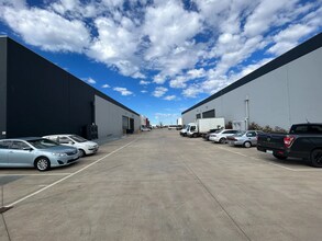 17 Felstead Dr, Truganina for lease Building Photo- Image 2 of 12