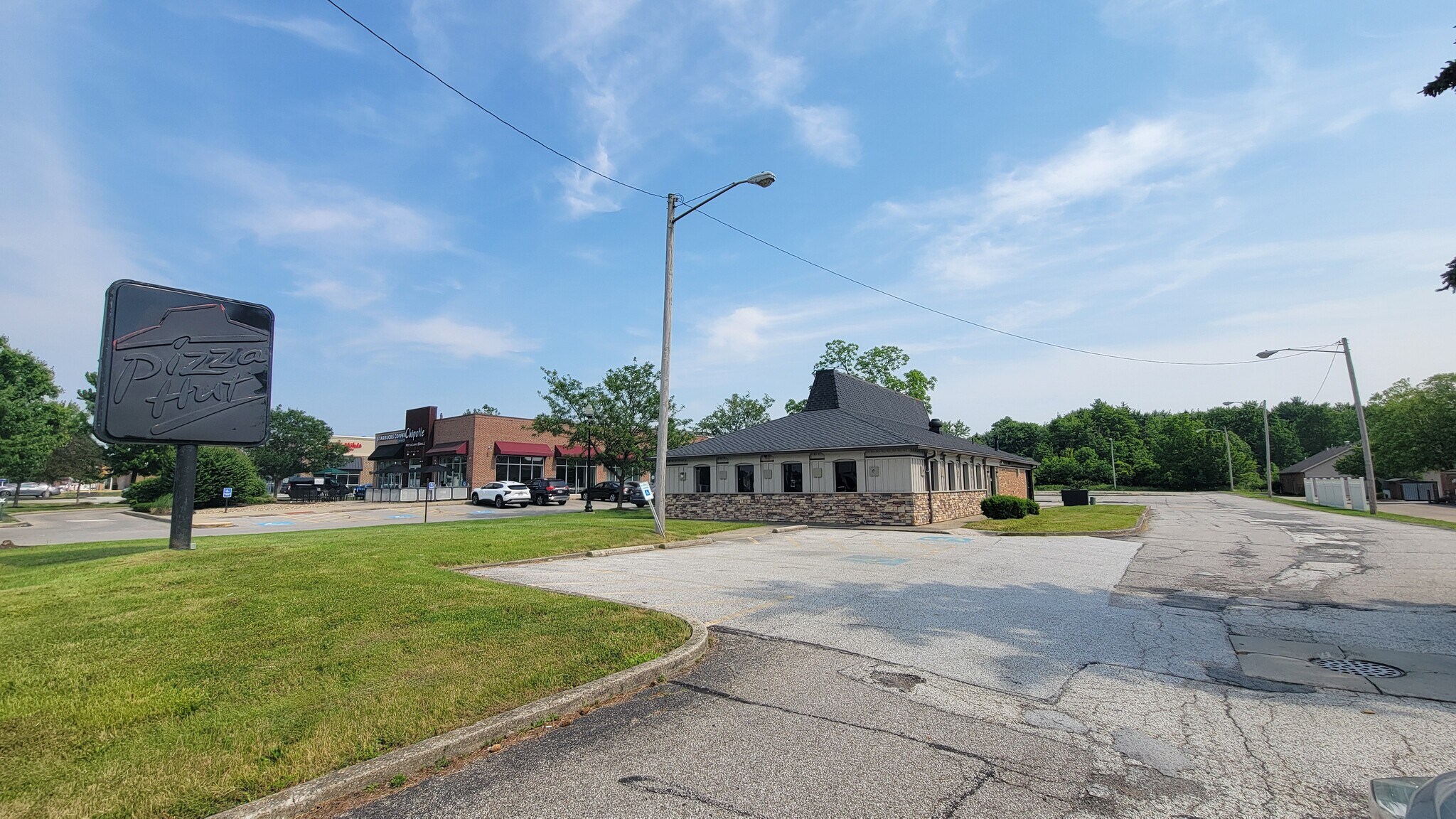 18055 Bagley Rd, Middleburg Heights, OH for lease Building Photo- Image 1 of 9